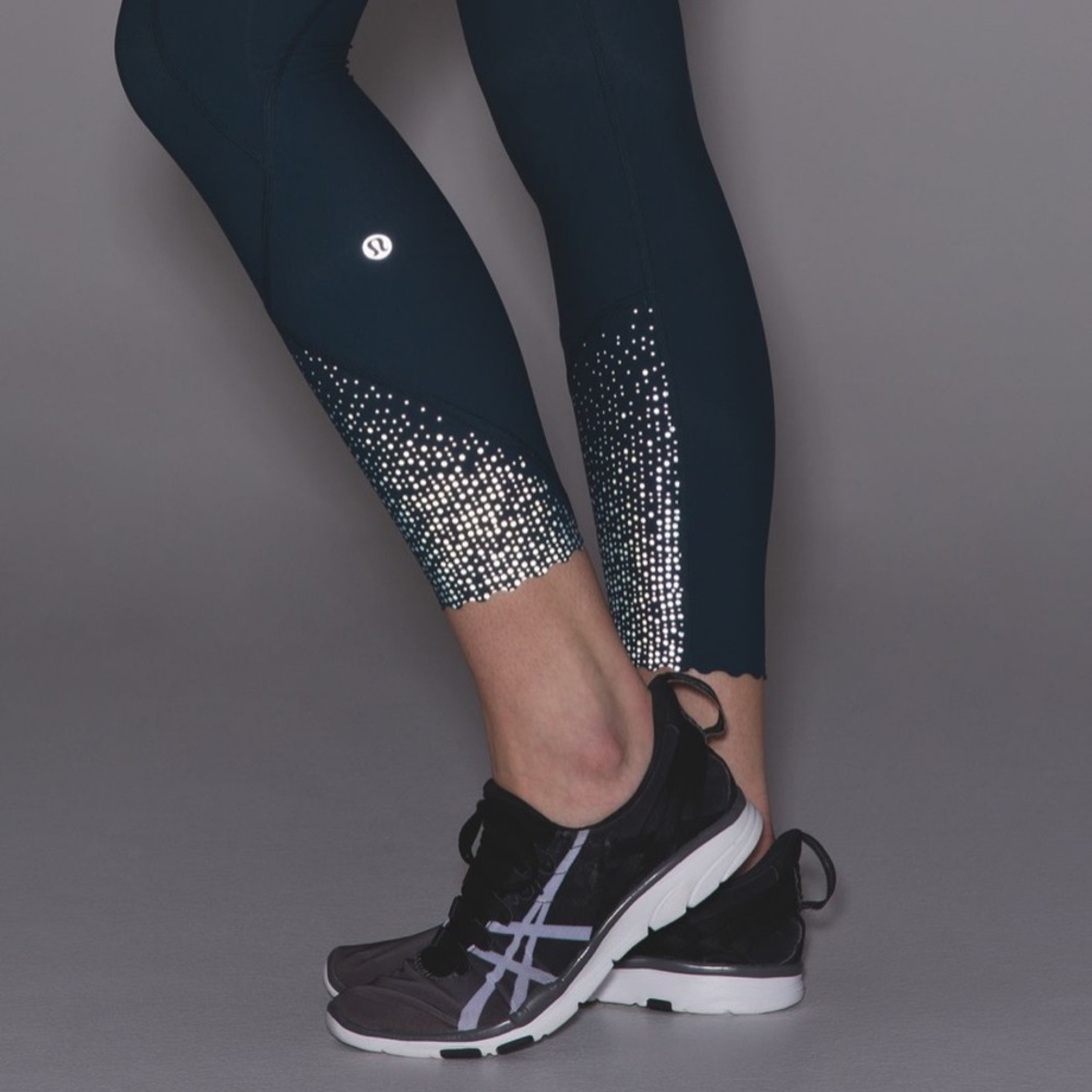 Lululemon right stiff reflective leggings